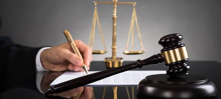 Адвокатські рішення в Україні: як саме адвокат може допомогти громадянам України Адвокатські рішення в Україні: як саме адвокат може допомогти громадянам України
